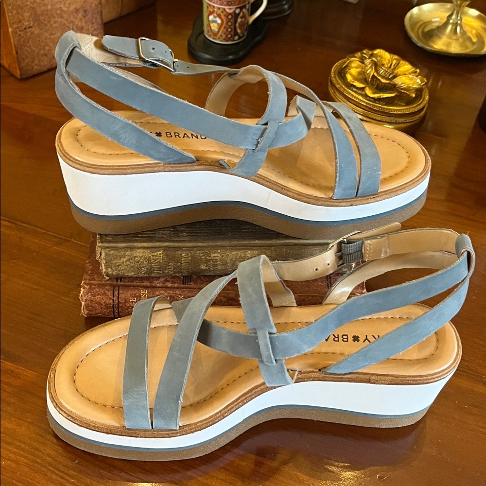 Lucky Brand Women's Ticey Wedge Sandal - Picture 3 of 10